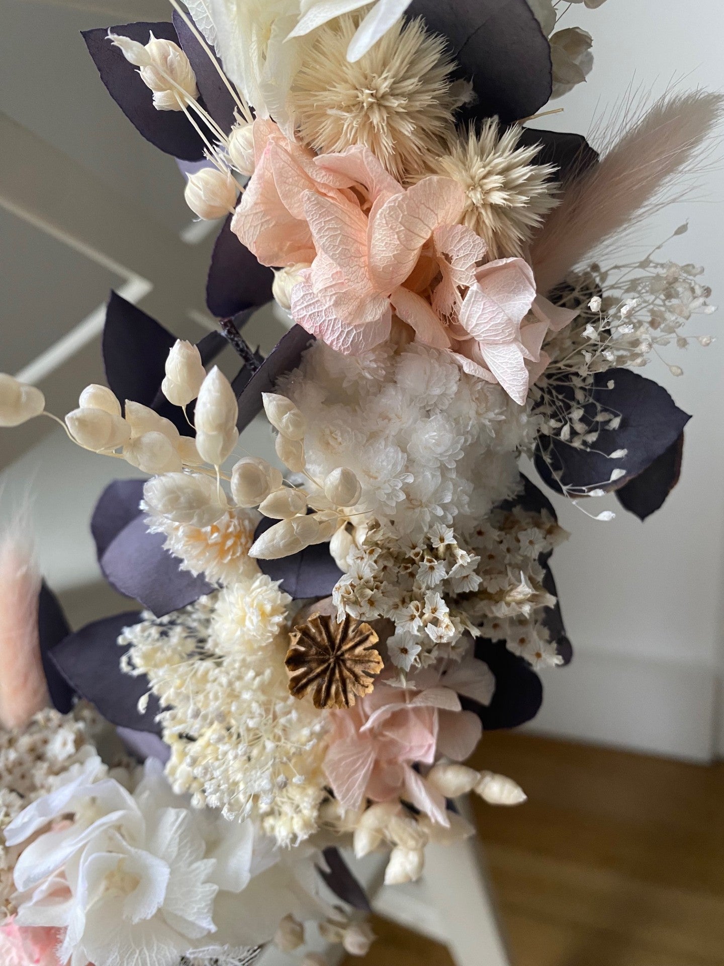 Couronne Moyen Modèle Rose pâle | Blanc | Eucalyptus violet_ Les Mains dans les Fleurs
